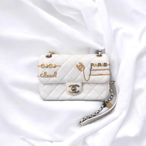 Chanel 20cm flap