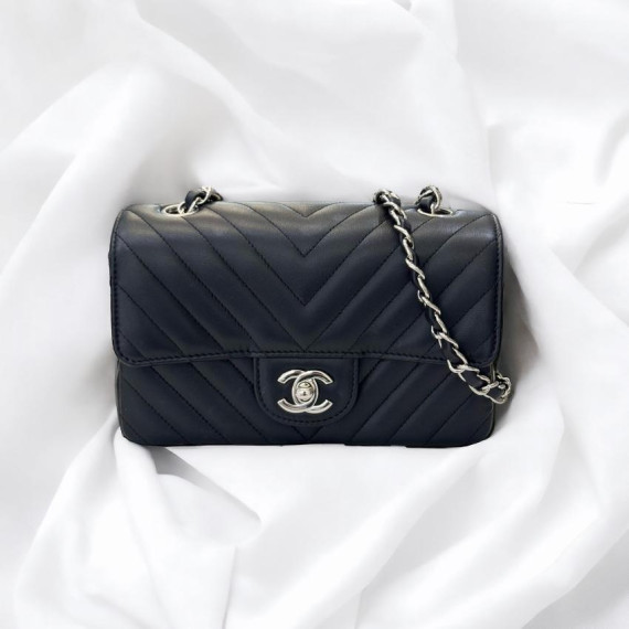 Chanel 20cm Flap Chevron