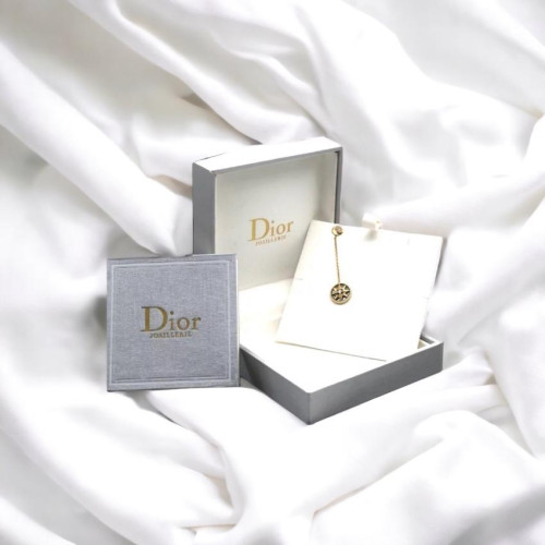 Dior earring