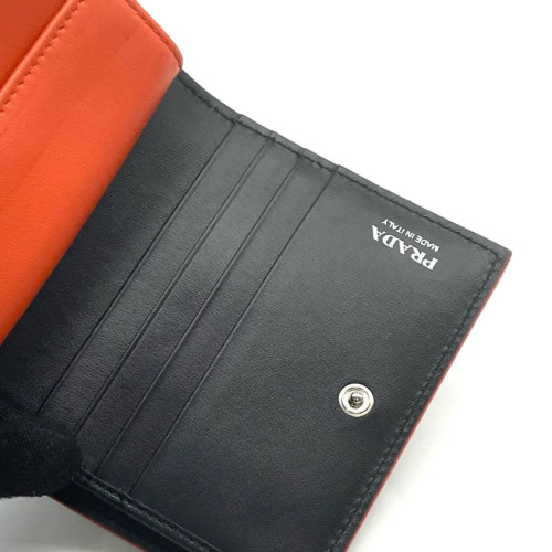 prada wallet 