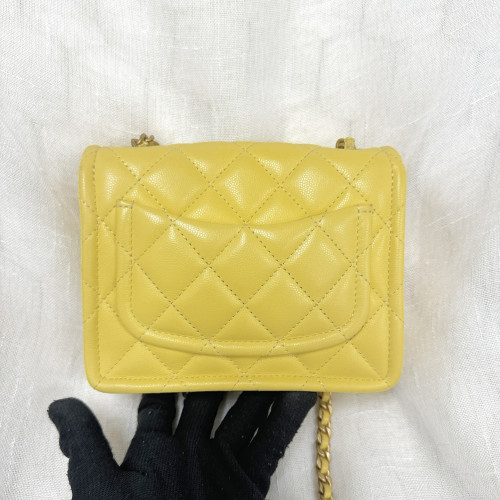 Chanel 17cm flap bag