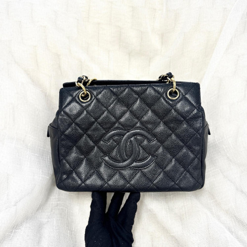 Chanel vintage shoulder bag