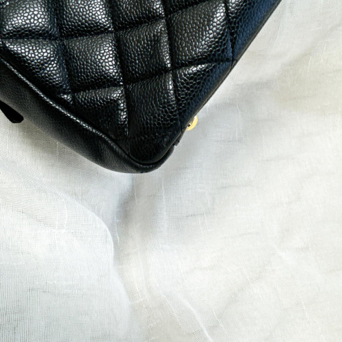 Chanel vintage shoulder bag