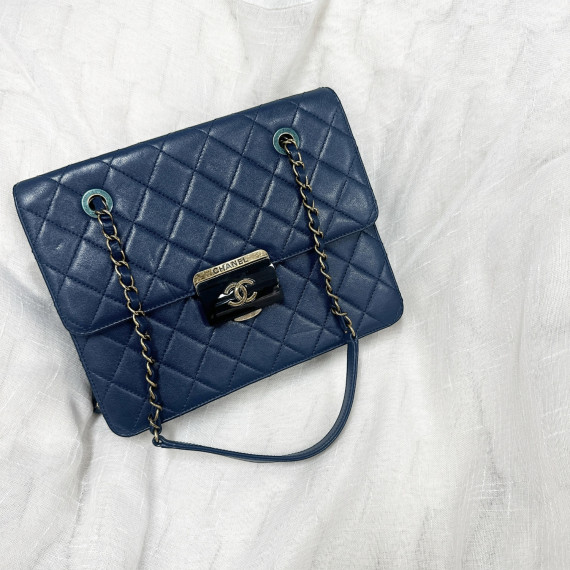 Chanel Beauty Lock Tote