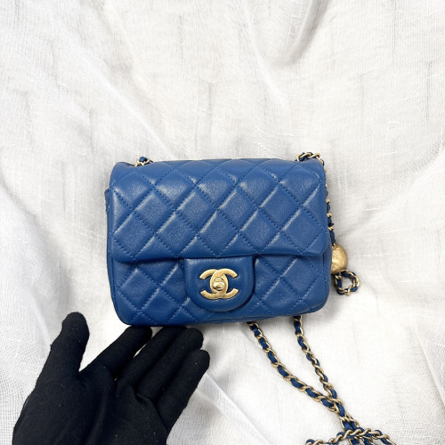 Chanel Pearl Crush 17cm Flap