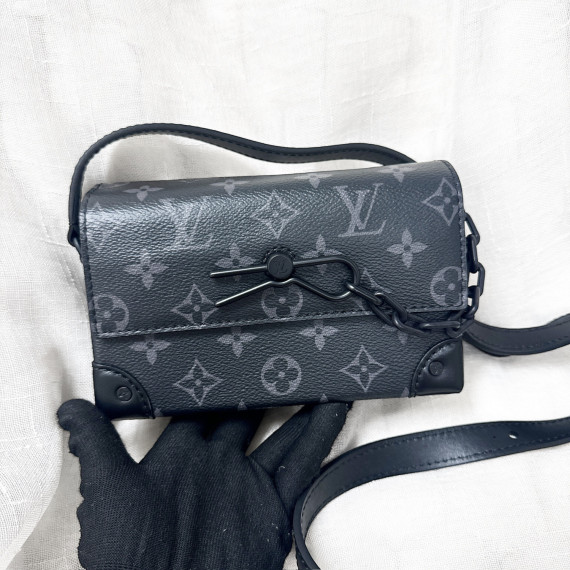 LV Steamer Wearable Wallet