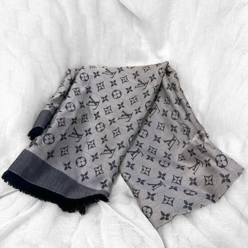 LV scarf 