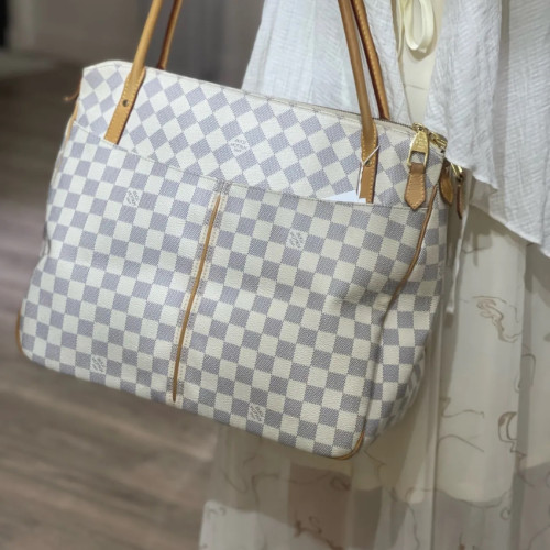 LV tote bag